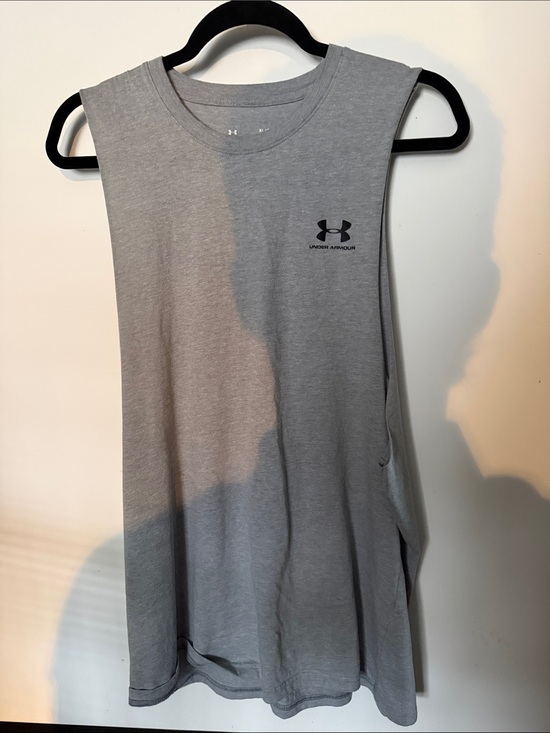 Under Armour Other - Under Armour Women's Light Gray Muscle Tee Tank